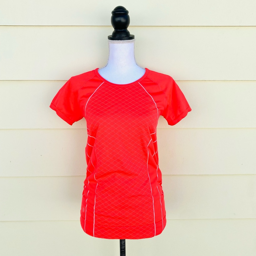 Athleta Finish Fast Line Tee - Picture 3 of 10
